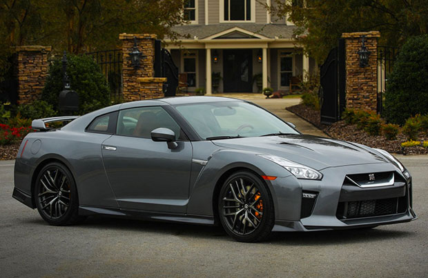 nissan-gtr-2018-01.jpg