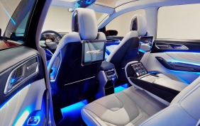 L'auto del futuro tra  guida autonoma, infotainment e  lavoro