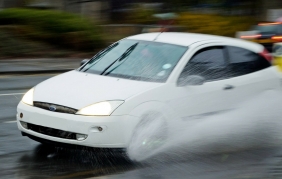 Il sensore virtuale DAI che ti avverte del pericolo di aquaplaning