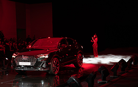 Audi Q3 Sportback debutta in teatro