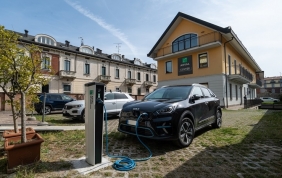 Arval tinge di green le officine auto