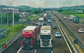 Calano le emissioni CO2 da benzina e gasolio per autotrazione