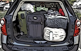 Come organizzare il bagagliaio per viaggiare con comodità e sicurezza