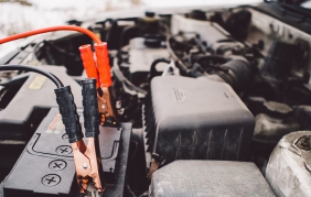 Batteria auto: come mantenerla in forma