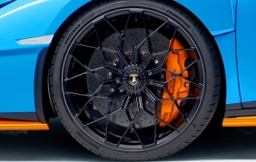 Bridgestone fornitore di pneumatici per Lamborghini