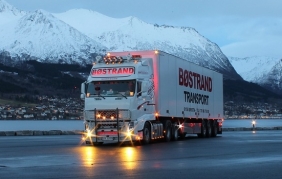 Guida sicura di un camion d'inverno: sai come farla?