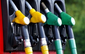Caro carburante: un tavolo per la filiera e modifiche al decreto benzina