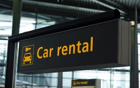 Auto: la crisi dei chip frena anche l’autonoleggio