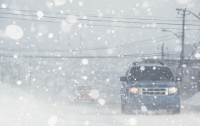 Guida sulla neve: 10 consigli per un viaggio in tutta sicurezza