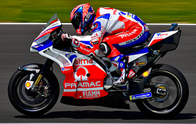 Danilo Petrucci firma con il Ducati Team