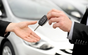 Auto: incentivi a noleggio spingono  gli ordini di auto elettriche ed ibride