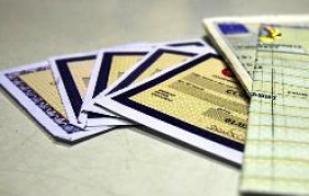 Papà ti regala l'auto di famiglia: ma sai come assicurarla?