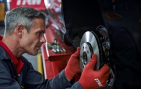 “Guida in sicurezza” controllando i freni