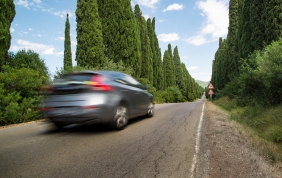 Rivoluzione auto, un solo documento per guidare