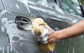 Lavare l’auto: come  pulirla al meglio