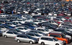 Gli italiani amano l'auto nuova