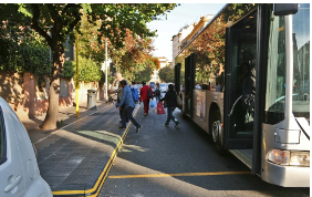 Roma dice basta al parcheggio delle auto nell'area di sosta dei bus