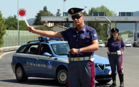 Ricambi sospetti trovati a bordo di un'auto