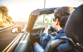 In vacanza vuoi noleggiare un'auto? Segui queste 10 regole