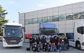Giovani tecnici di officina crescono