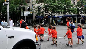 Il percorso pedonale casa-scuola diventa più sicuro grazie ad ACI