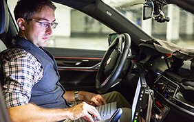 BMW punta sulla guida autonoma con il suo nuovo centro di sviluppo