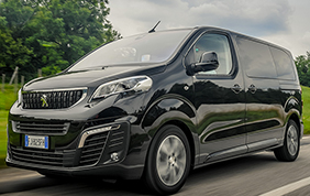 Nuovo Peugeot Traveller: spazio e capacità di carico