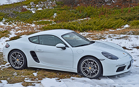 Porsche 718 Cayman: un vestito elegante per un cuore emozionante!