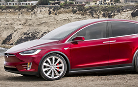 Tesla apre due centri di assistenza in Italia