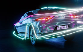 Jaguar Land Rover accelera il processo di elettrificazione
