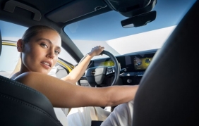 La manutenzione auto è digitale: Opel dice addio al manuale d’uso cartaceo