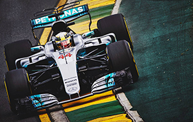 Sul circuito di Montmelò doppietta storica per Mercedes