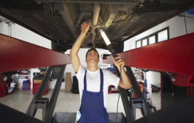 Manutenzione e riparazione auto: spesi 30 miliardi nel 2017