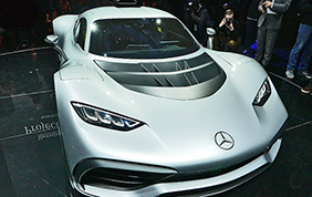 Mercedes-AMG Project One protagonista della Mille Miglia