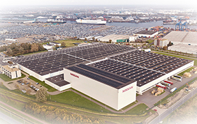 Nissan installa il più grande tetto solare dei Paesi Bassi