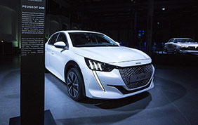 Nuova Peugeot e-2008: al via le prenotazioni on-line