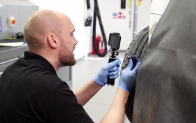 Officina, la diagnosi dell'auto la si fa con un video