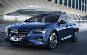 Nuova Opel Insigna con fari IntelliLux LED