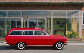 Opel Rekord: in tre anni 900.000 esemplari venduti