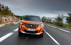 Peugeot 2008: un SUV compatto e tecnologico!