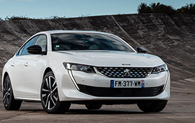 Peugeot 3008 e 508 Hybrid: luce blu per la versione elettrica