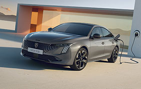 Peugeot semplifica le operazioni di ricarica