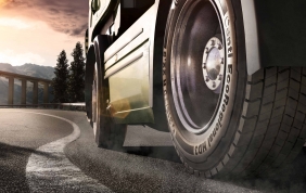 Autocarri: nuova linea di pneumatici by Continental