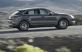 Porsche Cayenne Coupé: eleganza e potenza per un SUV originale