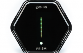 Prism di Silla Industries, il caricabatterie che pensa all’aftermaket!