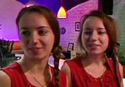 Twin Star. Lo staff del ristorante è fatto da gemelli
