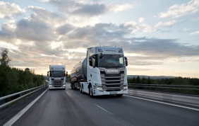 Arriva Scania Super: il nuovo powertrain per camion più efficienti
