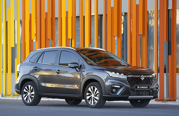 Suzuki Connect: app gratuita per 3 anni sulla S-Cross Hybrid