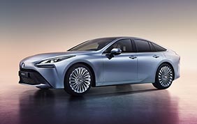 Toyota Mirai: tanta tecnologia a supporto del design