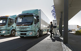 Volvo Trucks a Verona per la sicurezza stradale con Stop Look Wave